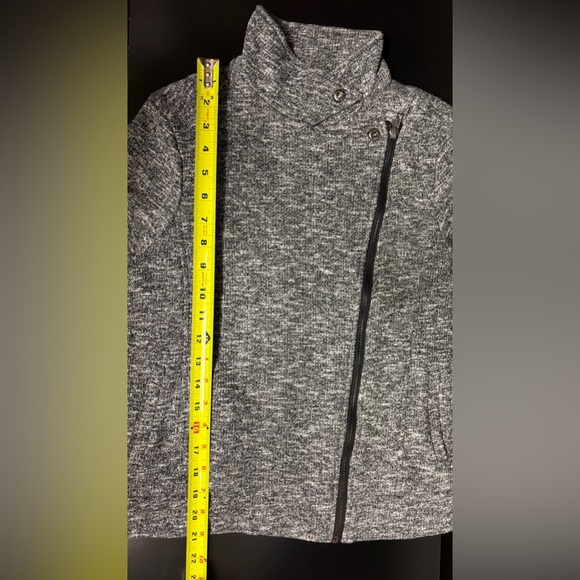 LOVE TREE Knit Asymmetrical Zip Moto Jacket Blazer Women's M Gray Marled - Picture 9 of 9